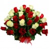 Canastillo Gigante con 50 Rosas Rojas y Blancas