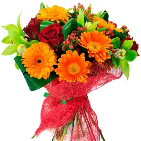 Ramo de Flores con Gerberas Naranjas y Rosas Rojas más flores Mix Ramo de Flores con Gerberas Naranjas y Rosas Rojas más flores Mix