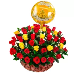 Canastillo de Flores con 40 Rosas Rojas y amarillas para Aniversario más Globo