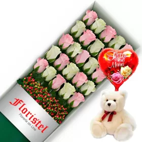 CAJA CON 24 ROSAS BLANCAS Y ROSADAS MÁS GLOBO DÍA DE LA MADRE Y PELUCHE 